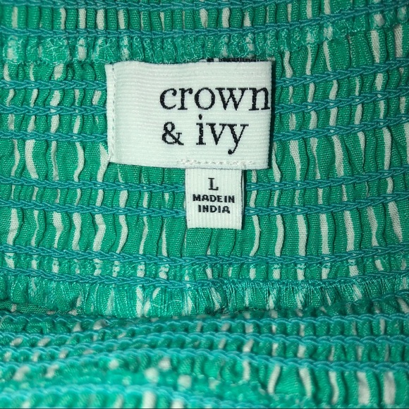 Crown & Ivy Blouse - Picture 2 of 2